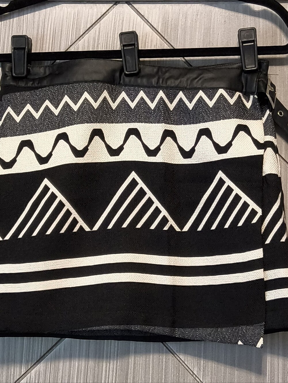 Double Zero M Black Cream Geometric Mini Wrap Skirt Faux Leather Belt Boho Mod